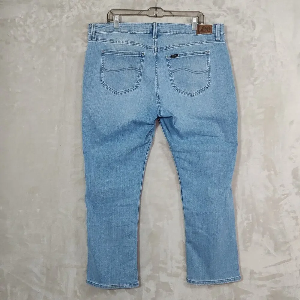 Lee Women's Mid-Rise Straight Leg Jeans Light Wash Size 18S Very Good Comdition